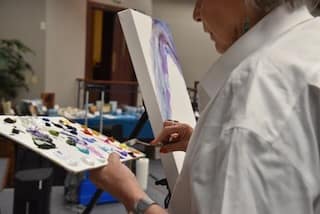 painting during worship